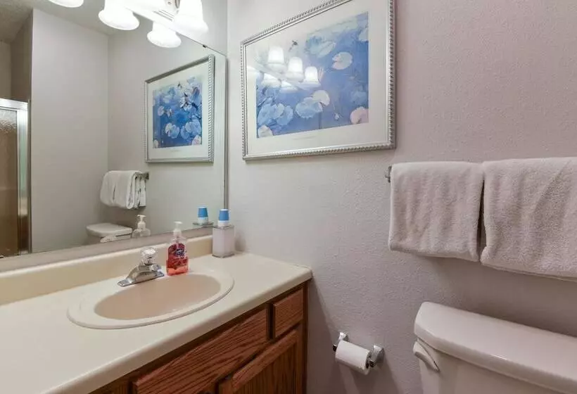 Divine 9 Condo  Fishing Lake & Hiking Trails