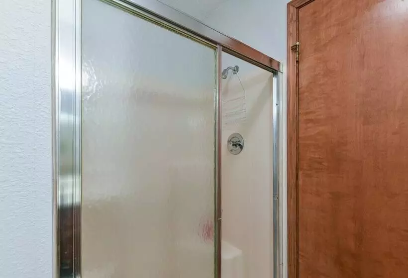 Divine 9 Condo  Fishing Lake & Hiking Trails