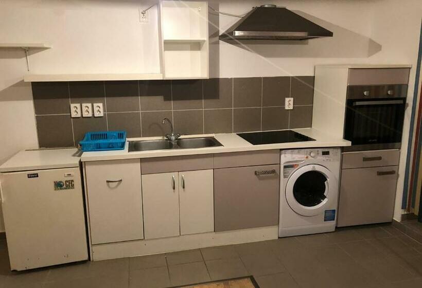 Varkor Villa At The Castle