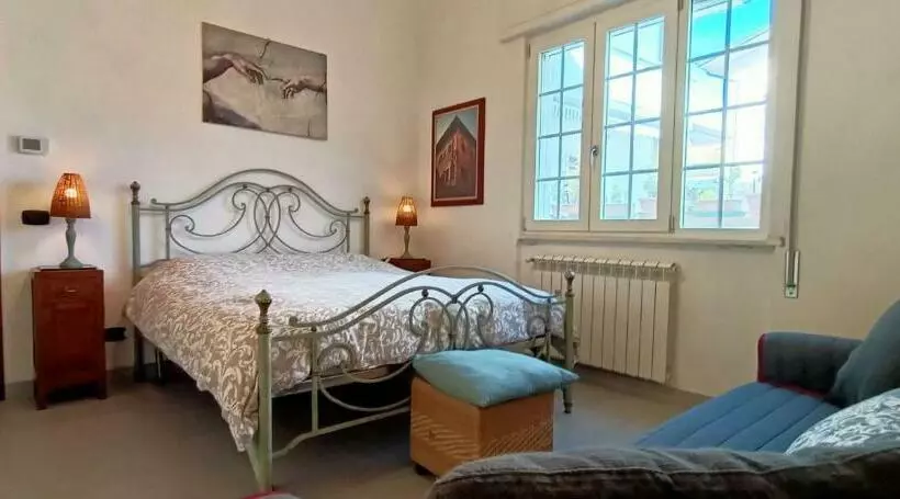 Lovely Beach House For Two