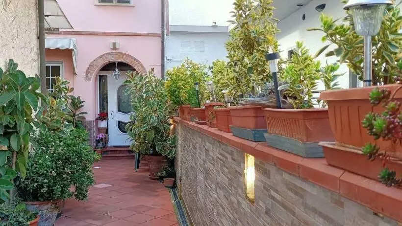 Lovely Beach House For Two