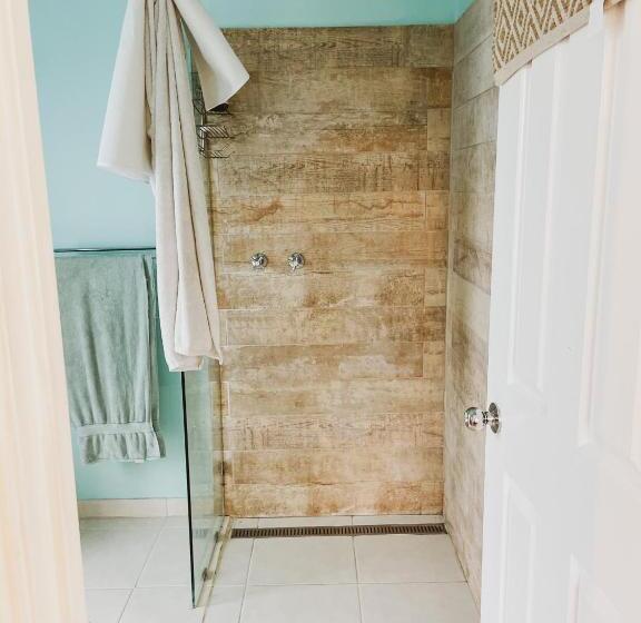 Seabatical Port Campbell