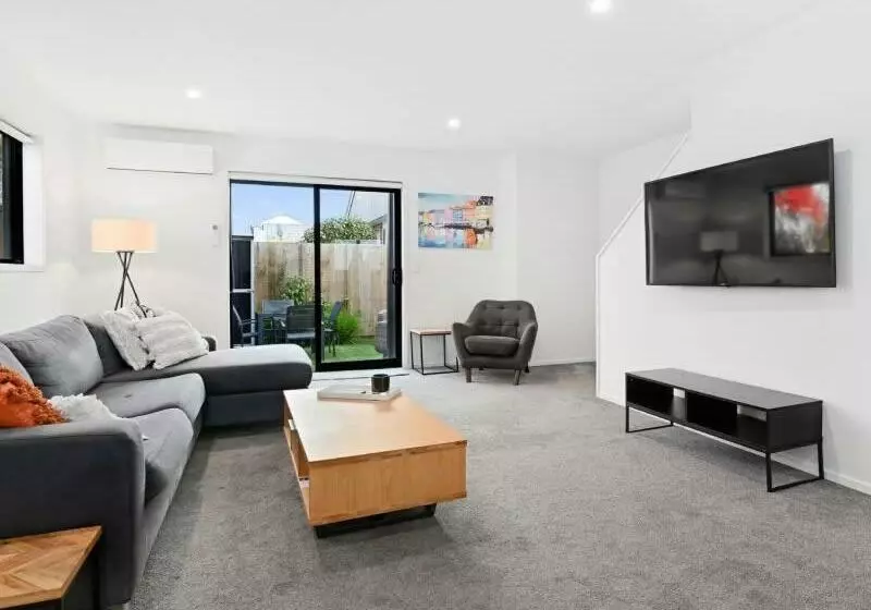 Central Convenience On Armagh