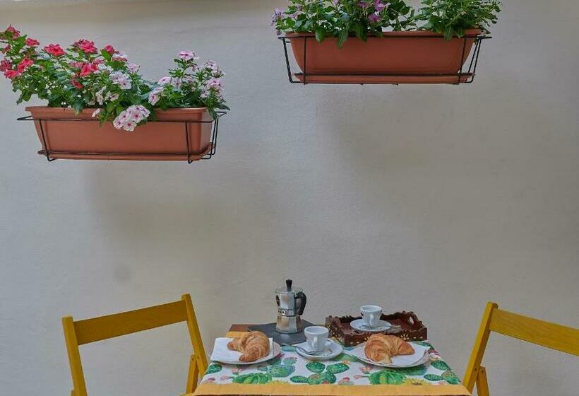 Corte Laura Nel Cuore Di Maglie