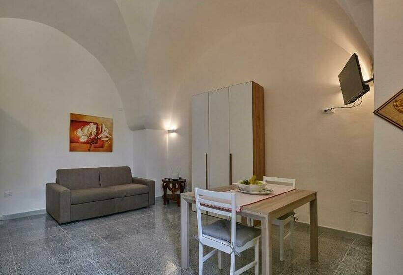 Corte Laura Nel Cuore Di Maglie