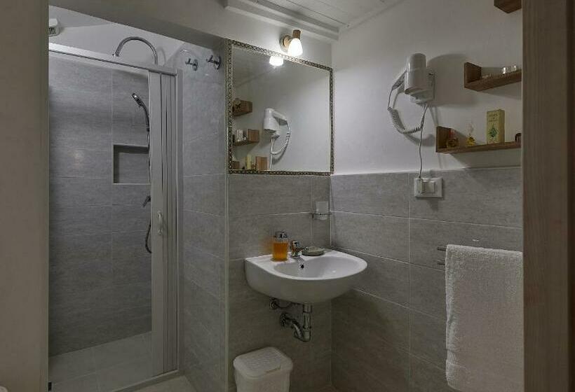 Corte Laura Nel Cuore Di Maglie