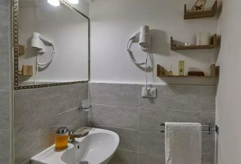 Corte Laura Nel Cuore Di Maglie