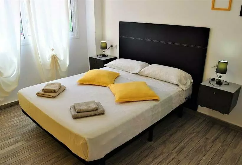 Cris Sol Apartments