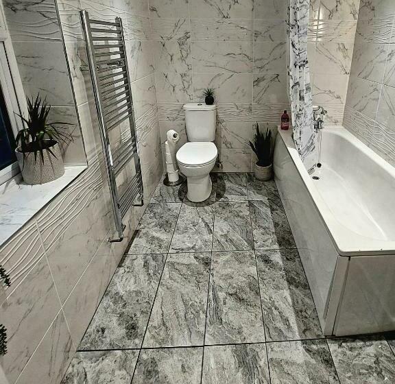 Elegant And Central Two Bedrooms House