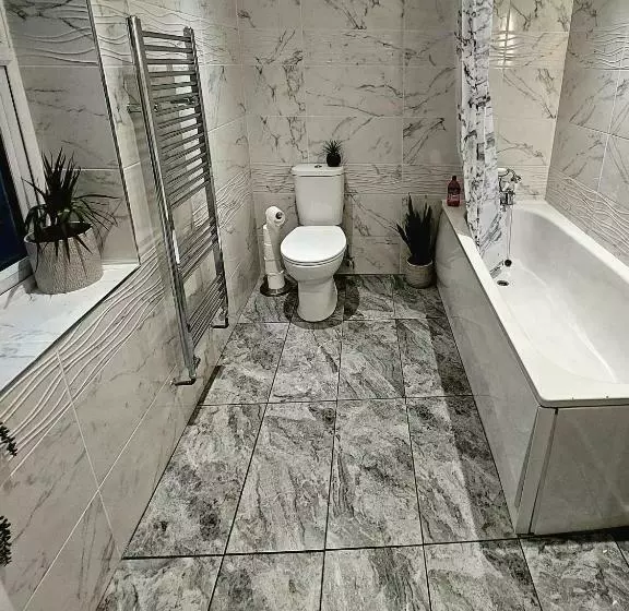 Elegant And Central Two Bedrooms House