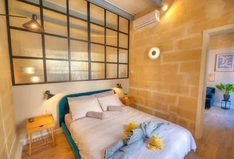 Beautifully Furnished Flat In The City Center Jbal1 1