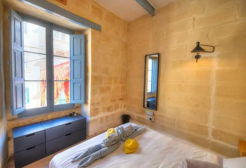 Beautifully Furnished Flat In The City Center Jbal1 1