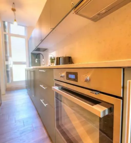 Beautifully Furnished Flat In The City Center Jbal1 1