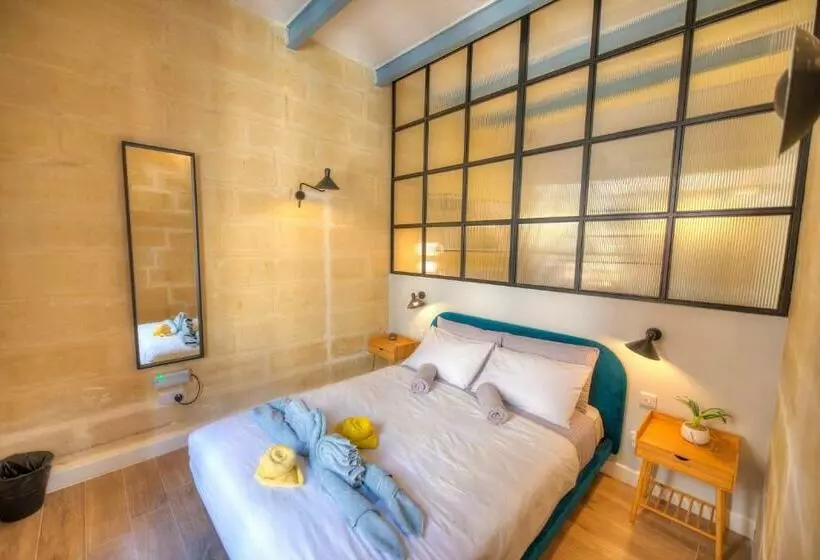 Beautifully Furnished Flat In The City Center Jbal1 1