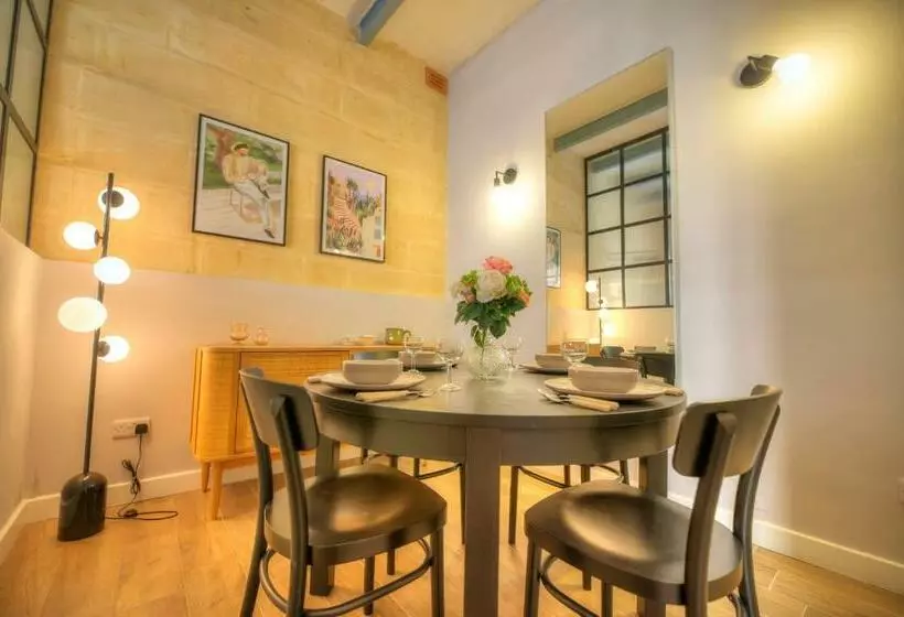 Beautifully Furnished Flat In The City Center Jbal1 1