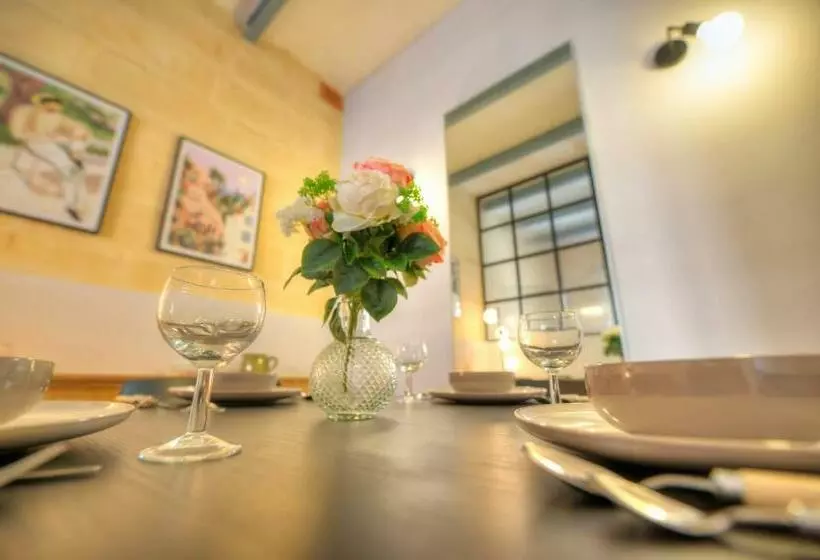 Beautifully Furnished Flat In The City Center Jbal1 1