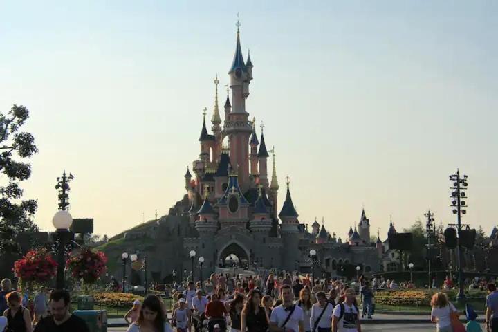 Lilahouse   Disneyland Paris