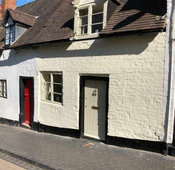 Little Gem On Bridgnorth S Cartway. River Views