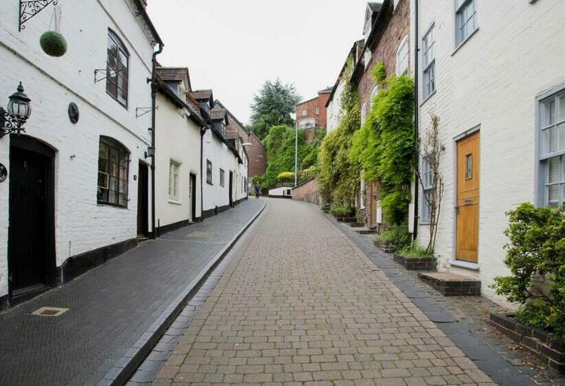 Little Gem On Bridgnorth S Cartway. River Views