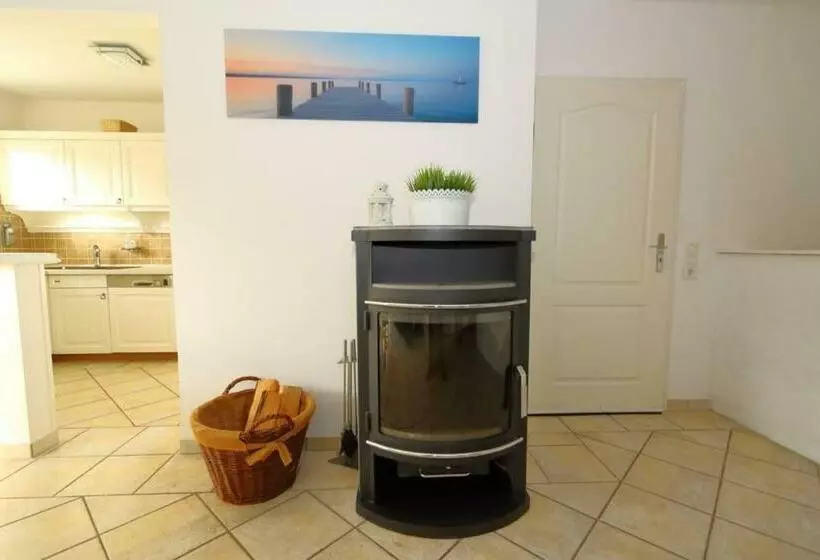 Watthaus 6 Geschmackvolle Erdgeschosswohnung Mit Terrasse Und Strandkorb