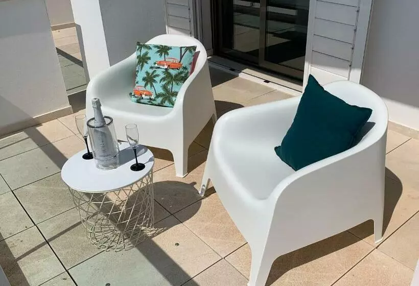 El Pequeño Paraíso