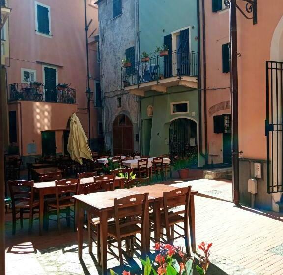 Nel Borghetto Di Marta