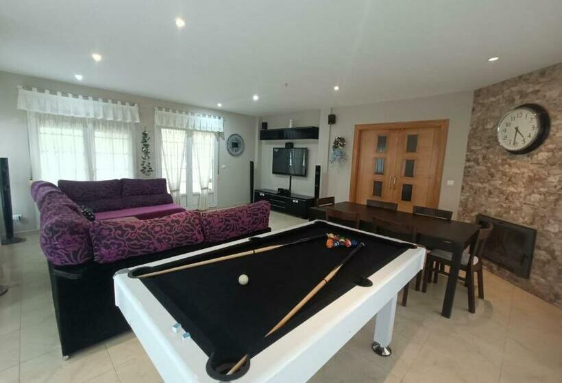 Planta Baja En Chalet Con Encanto