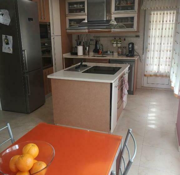 Planta Baja En Chalet Con Encanto