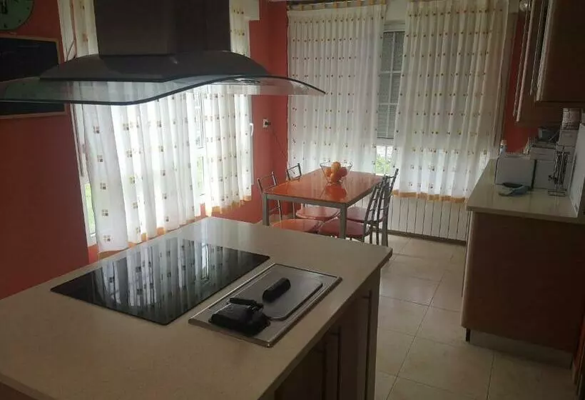 Planta Baja En Chalet Con Encanto