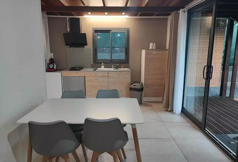 Ti Kaz Fond De Puits