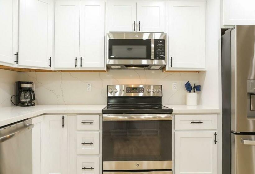 Cozy House W Putting Green Mtn Views Bbq