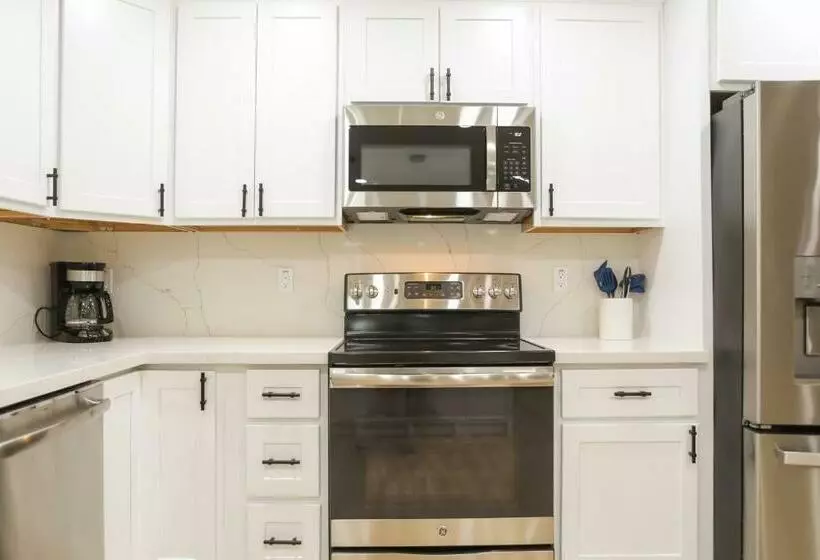 Cozy House W Putting Green Mtn Views Bbq