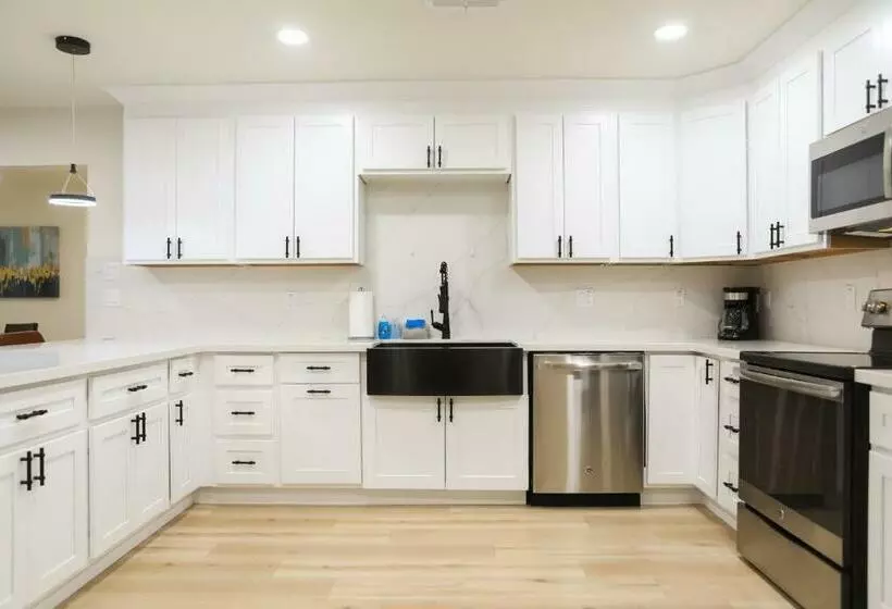 Cozy House W Putting Green Mtn Views Bbq