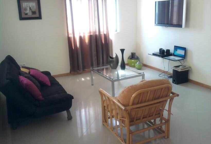 Apartamentos Santiago   Maio