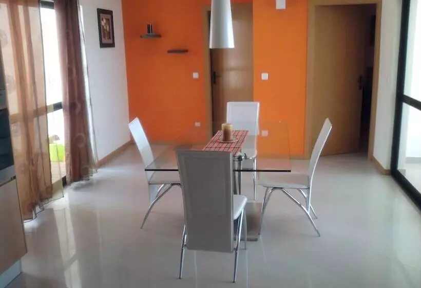 Apartamentos Santiago   Maio