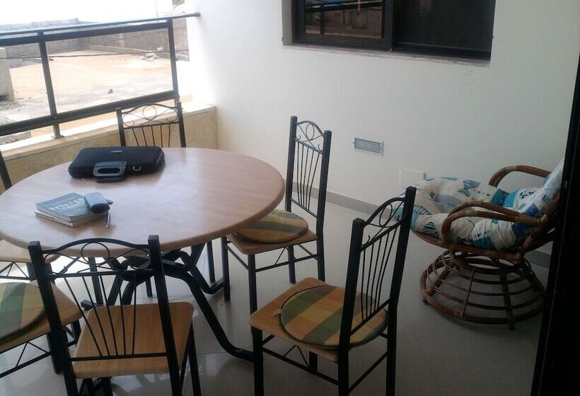 Apartamentos Santiago   Maio