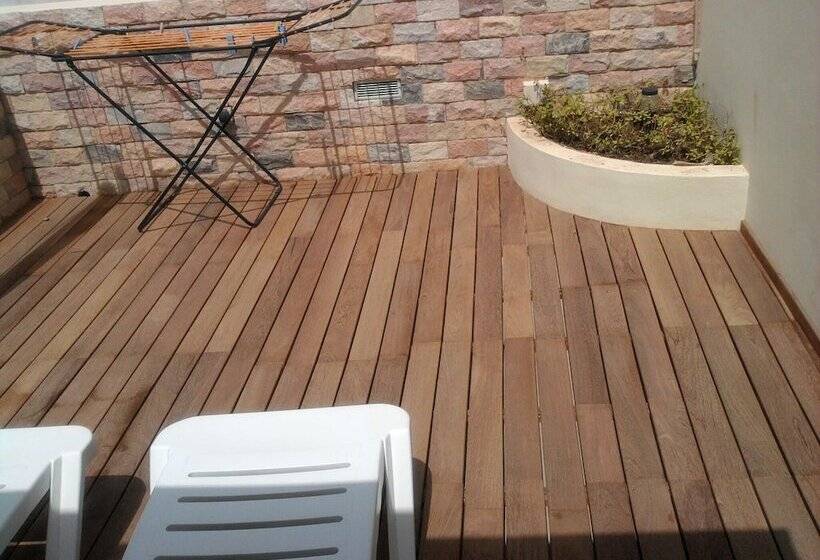 Apartamentos Santiago   Maio