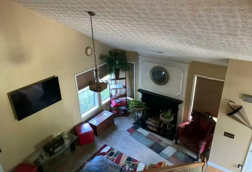 Captivating Home Near Downtown Atl