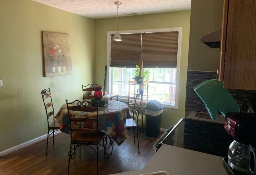 Captivating Home Near Downtown Atl