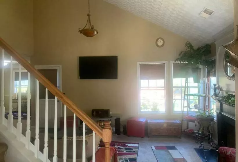 Captivating Home Near Downtown Atl