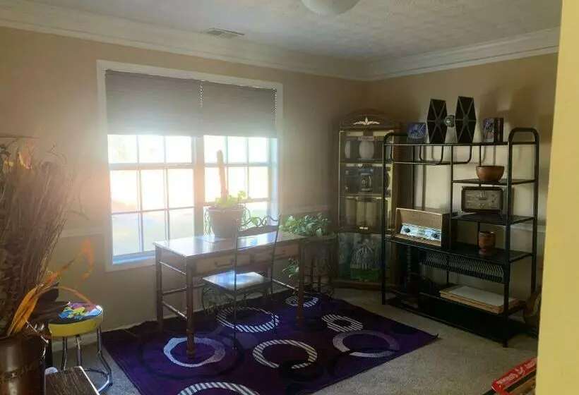 Captivating Home Near Downtown Atl