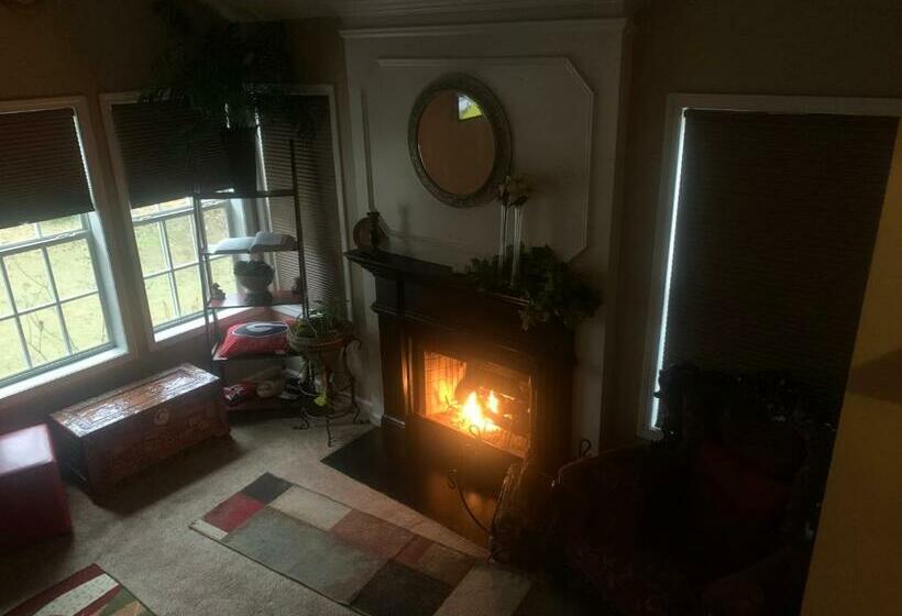 Captivating Home Near Downtown Atl