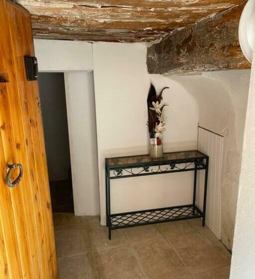 Charmante Petite Maison De Village Au Centre