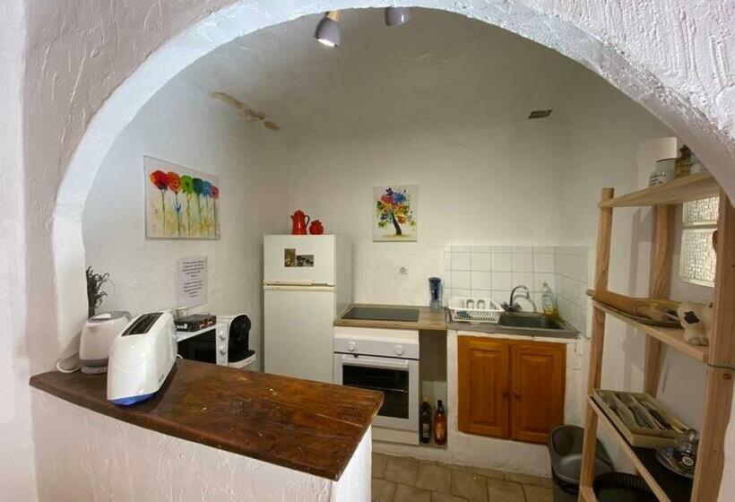 Charmante Petite Maison De Village Au Centre