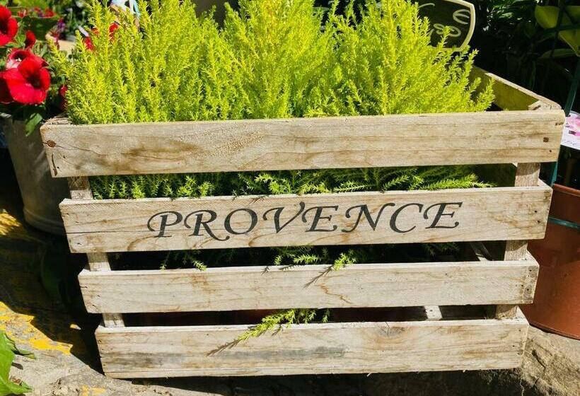 Charmante Petite Maison De Village Au Centre