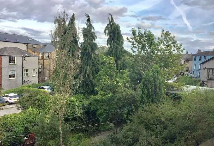 Beautiful 1 Bed Apartment In Central Ulverston