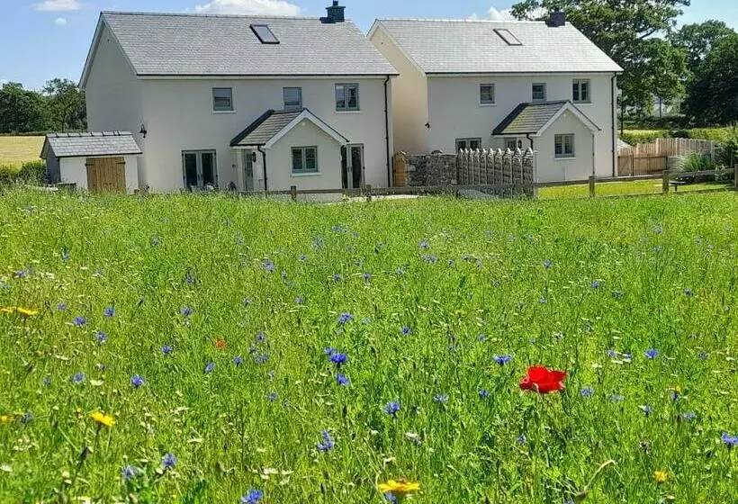 Brecon Beacons Cottage With Stunning Country Views