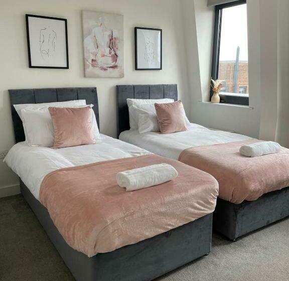 Premier Suite Bedford City Centre With Free Gym & Parking