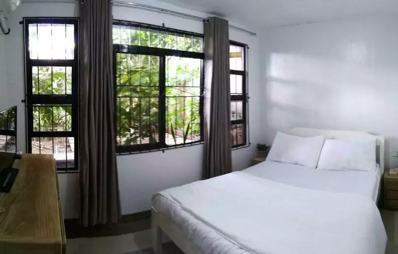 Cozy 1 Bedroom House In Quiet Residential Village