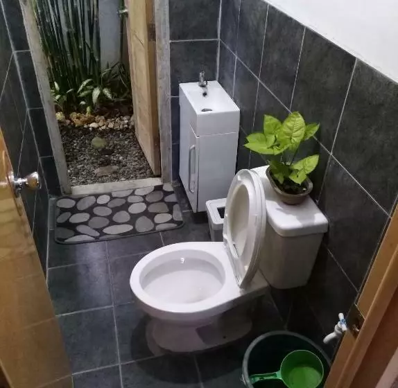 Cozy 1 Bedroom House In Quiet Residential Village